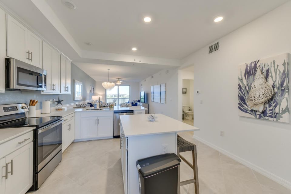 Balcony + Golf Course View: Venice Condo w/ Perks! House in North Port