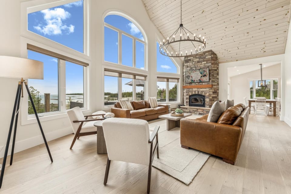 TV and multimedia, Living room, Seating area, fireplace