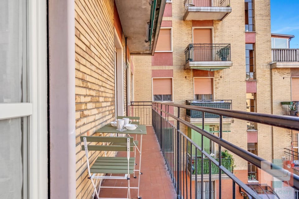 FLU10 -Crescenzago- Bright - Wi-fi - Apartment in Milan