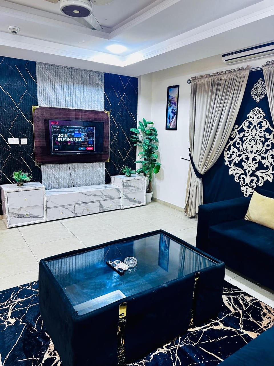 TV and multimedia, Living room, Seating area