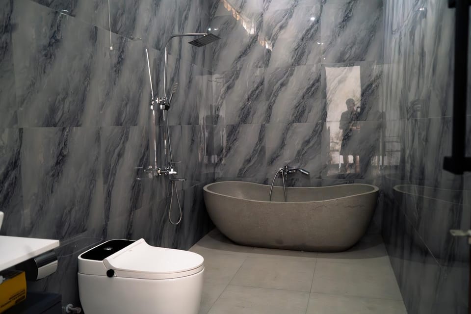 Shower, Toilet, Bathroom, Bath