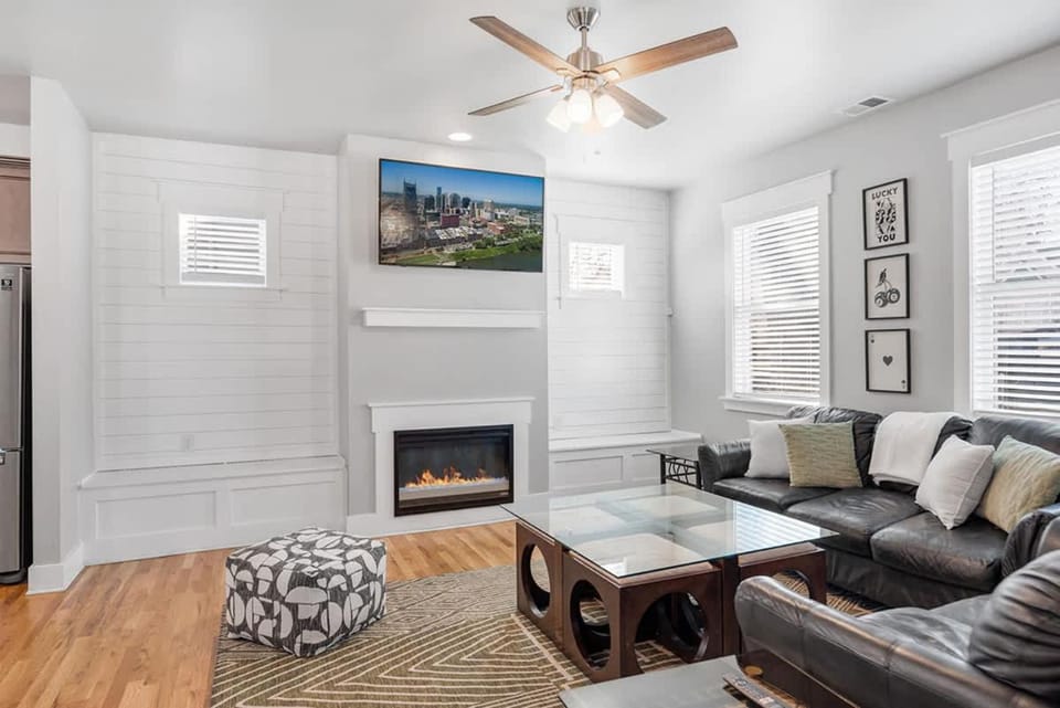 Lucky Bachelor 5 Min to Broadway With Hot Tub House in Nashville