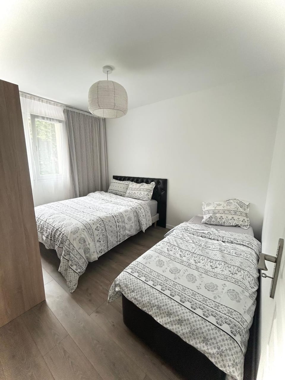 appart idéal en famille , parking privé Apartment in Drancy