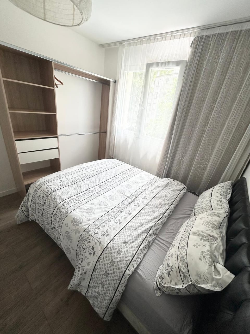 appart idéal en famille , parking privé Apartment in Drancy