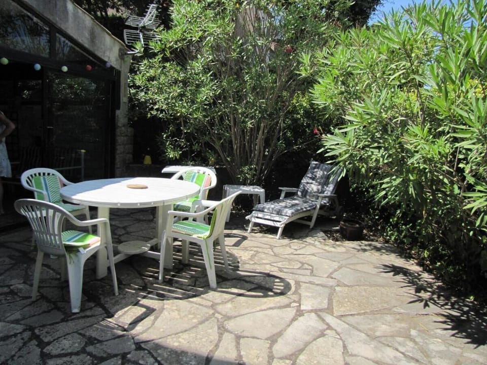 Day, Garden, Dining area
