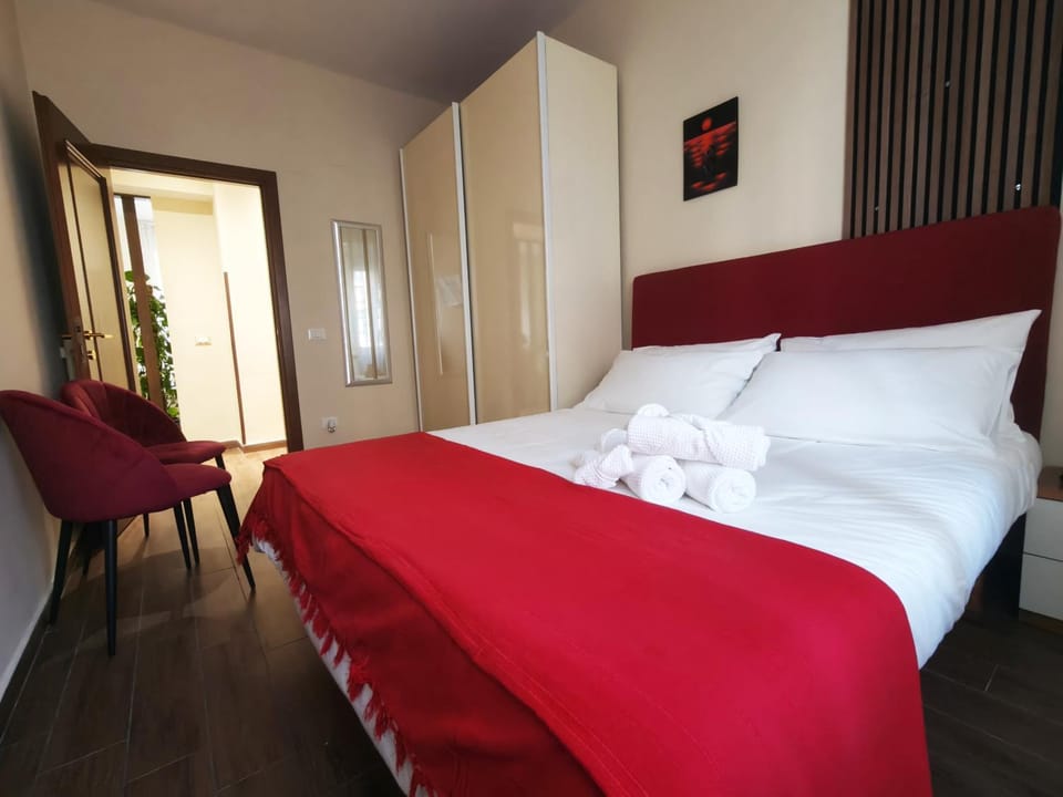 Bed, Photo of the whole room