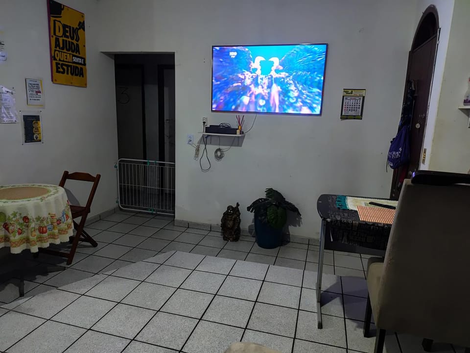 Communal lounge/ TV room, TV and multimedia, Dining area, Evening entertainment, Meals