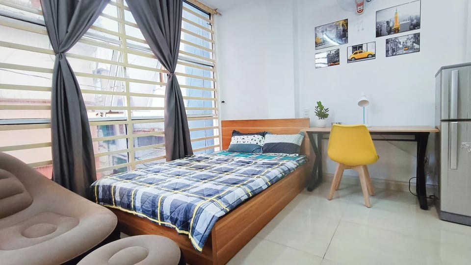 Bed, Photo of the whole room, Seating area