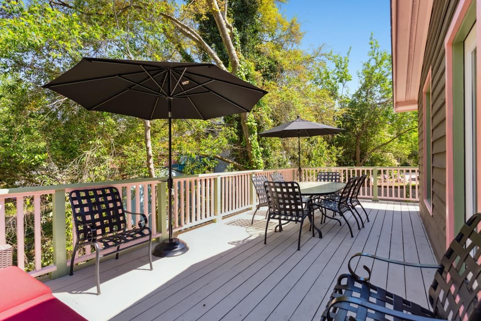 Pet Friendly Folly Vacation Three Bedroom Cottage 317 East House in Folly Beach