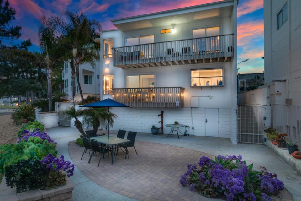 Bayfront Oasis Close to Boardwalk and Water House in Mission Bay