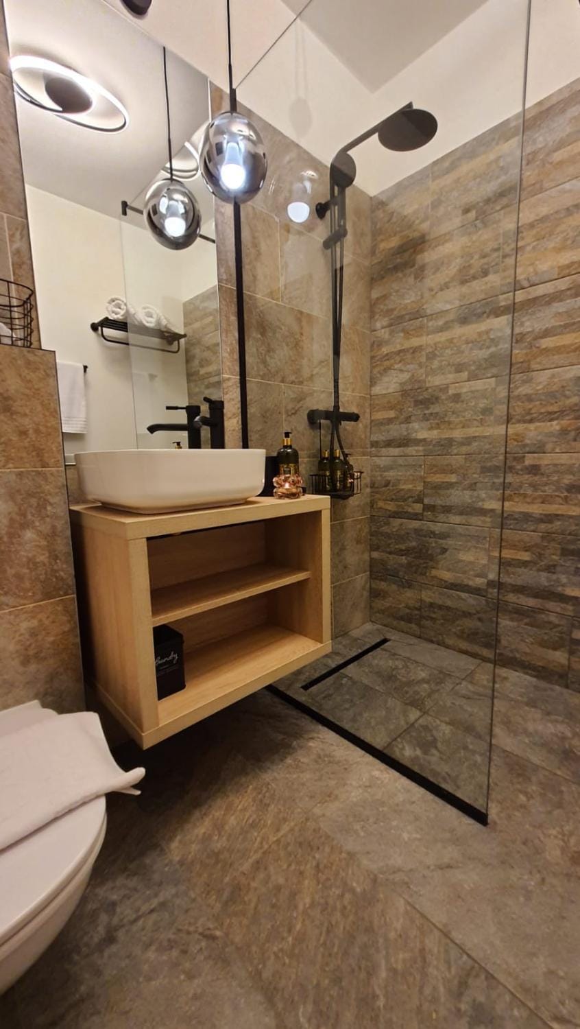 Shower, Bathroom