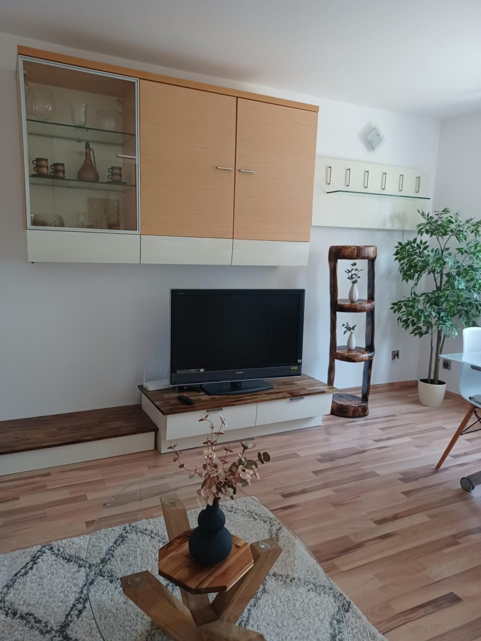 Communal lounge/ TV room, TV and multimedia, Living room, Seating area