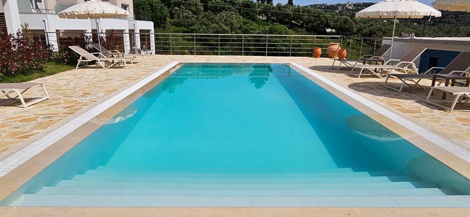 Swimming pool, sunbed