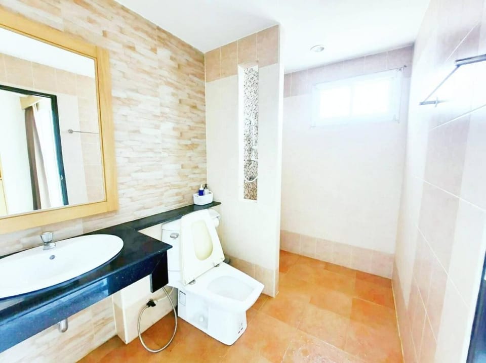 Sea Hill Hotel Bangsaray Capsule hotel in Chon Buri Changwat