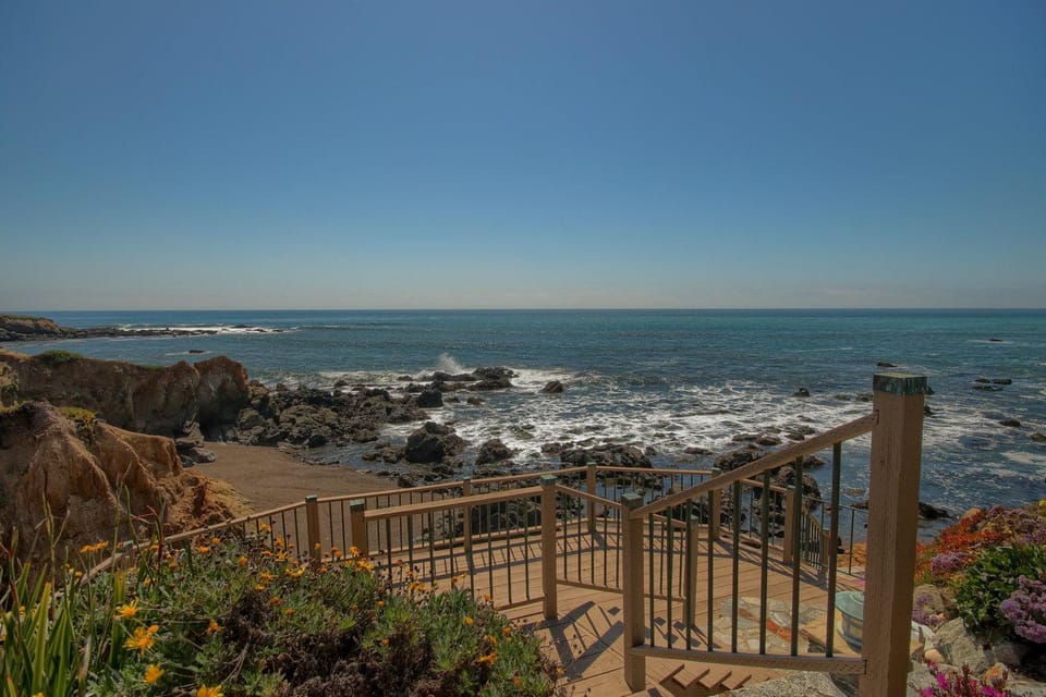 Ocean Tides Monthly Only House in Cambria
