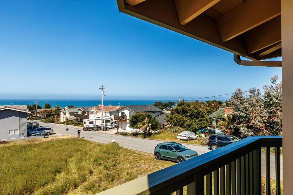 Beachcomber Monthly-Spring Special Mar thru May House in Cambria