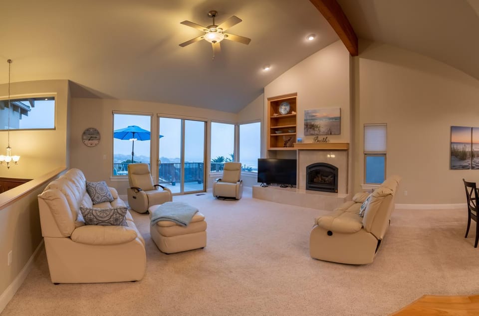 Happy Hill Beach Haven Vista Monthly-Spring Special Mar thru May House in Cambria