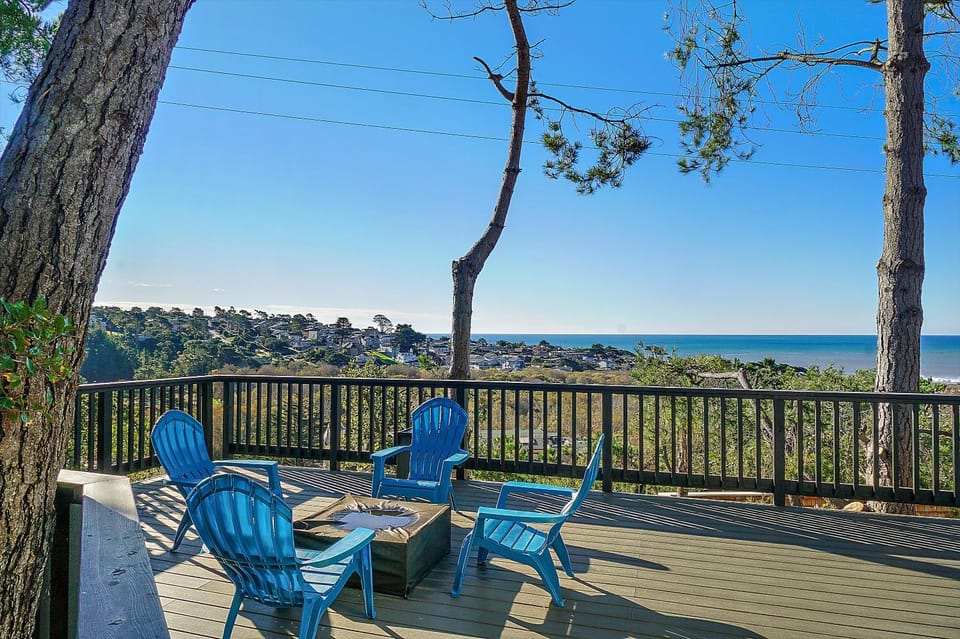Driftwood Bungalow Ocean View Monthly Only House in Cambria