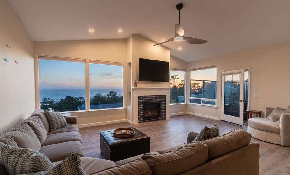 Seaview Serenity- Monthly-Tesla Charger House in Cambria