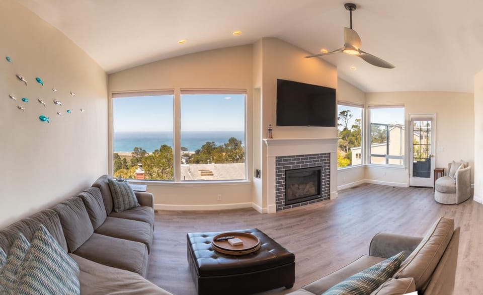 Seaview Serenity- Monthly-Tesla Charger House in Cambria