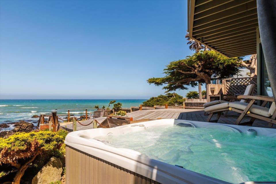 Sunset Sanctuary Oceanfront Luxury Monthly Newly remodeled House in Cambria