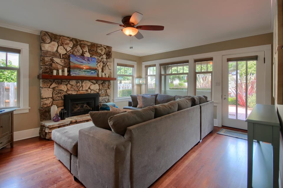 Smith's Landing Monthly-Spring Special Mar thru May House in Cambria