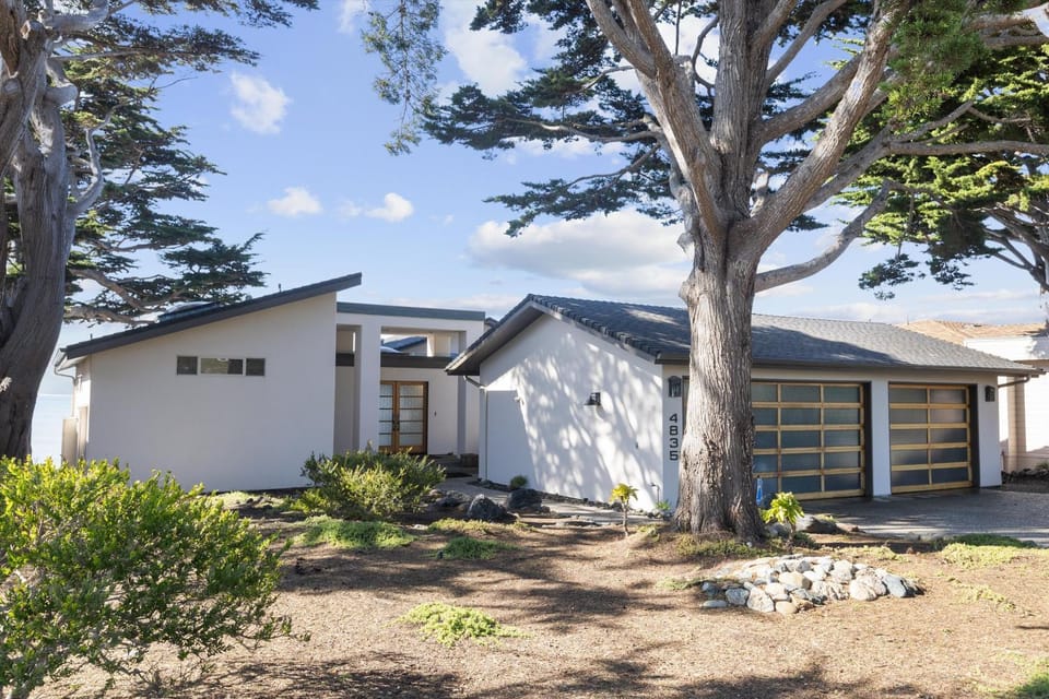 Oceanfront Maravilla- Monthly Vacation Rental House in Cambria