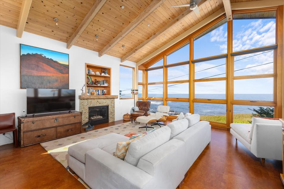 Oceanfront Pacific Sunset - Monthly Only House in Cambria