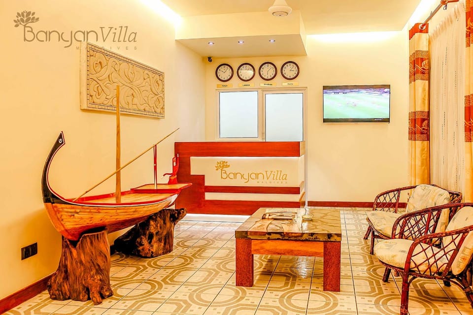 Library, TV and multimedia, Living room, Lobby or reception, Seating area