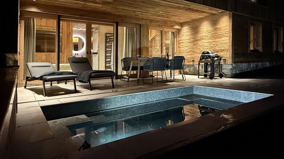 BBQ facilities, Balcony/Terrace, Seating area, Pool view, Pool view, Swimming pool