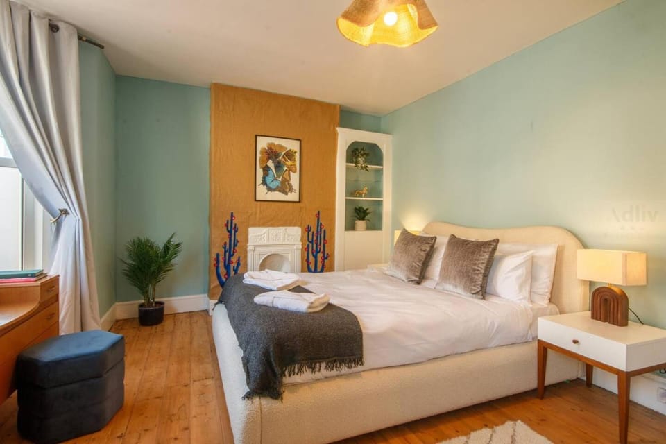 Bed, Bedroom