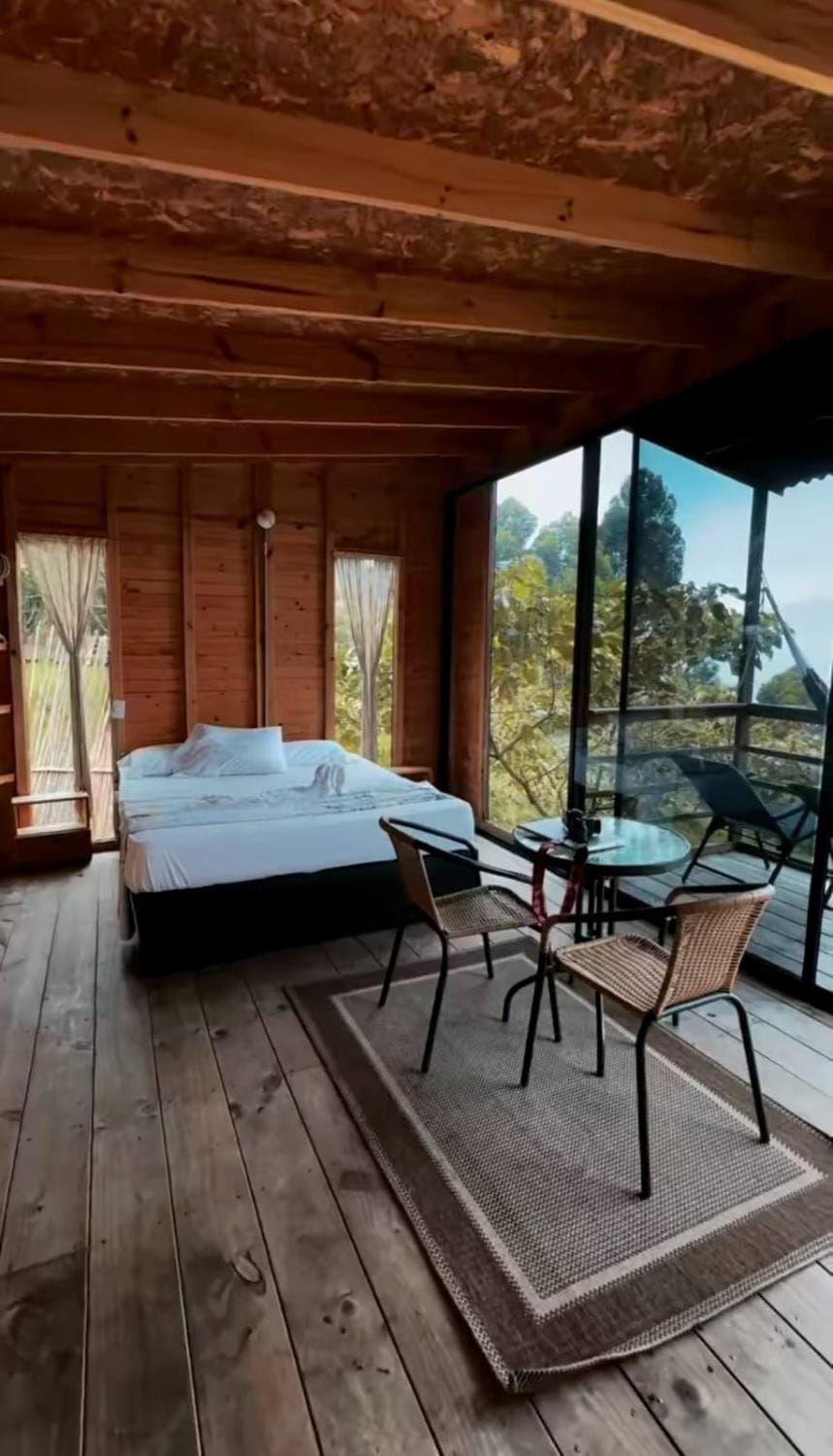 Photo of the whole room, Bedroom, Mountain view