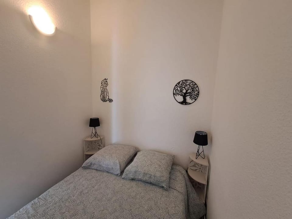 Maison fleurs des sables Apartment in Occitanie