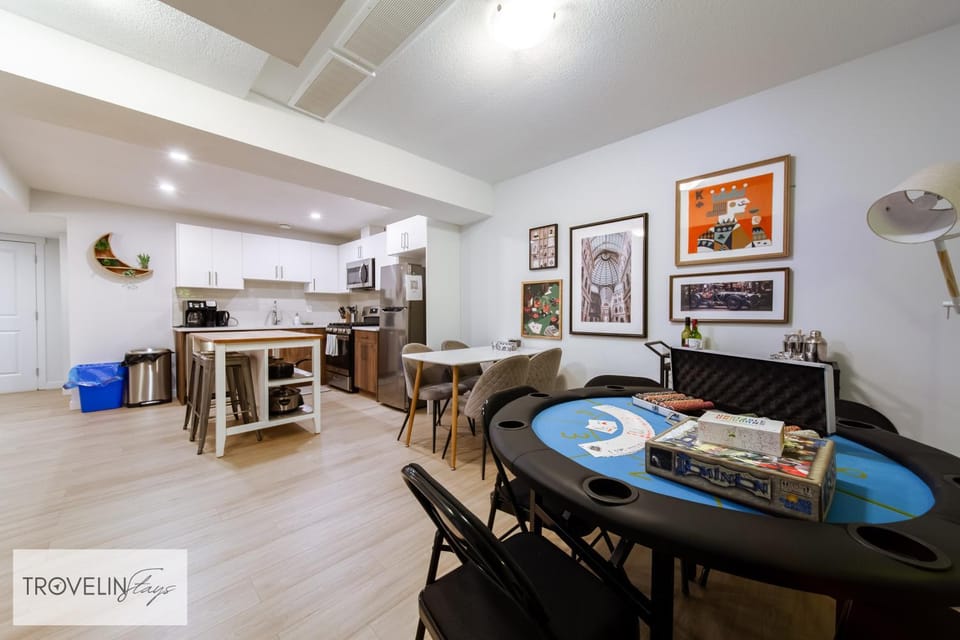 Kitchen or kitchenette, Dining area, oven, pet friendly