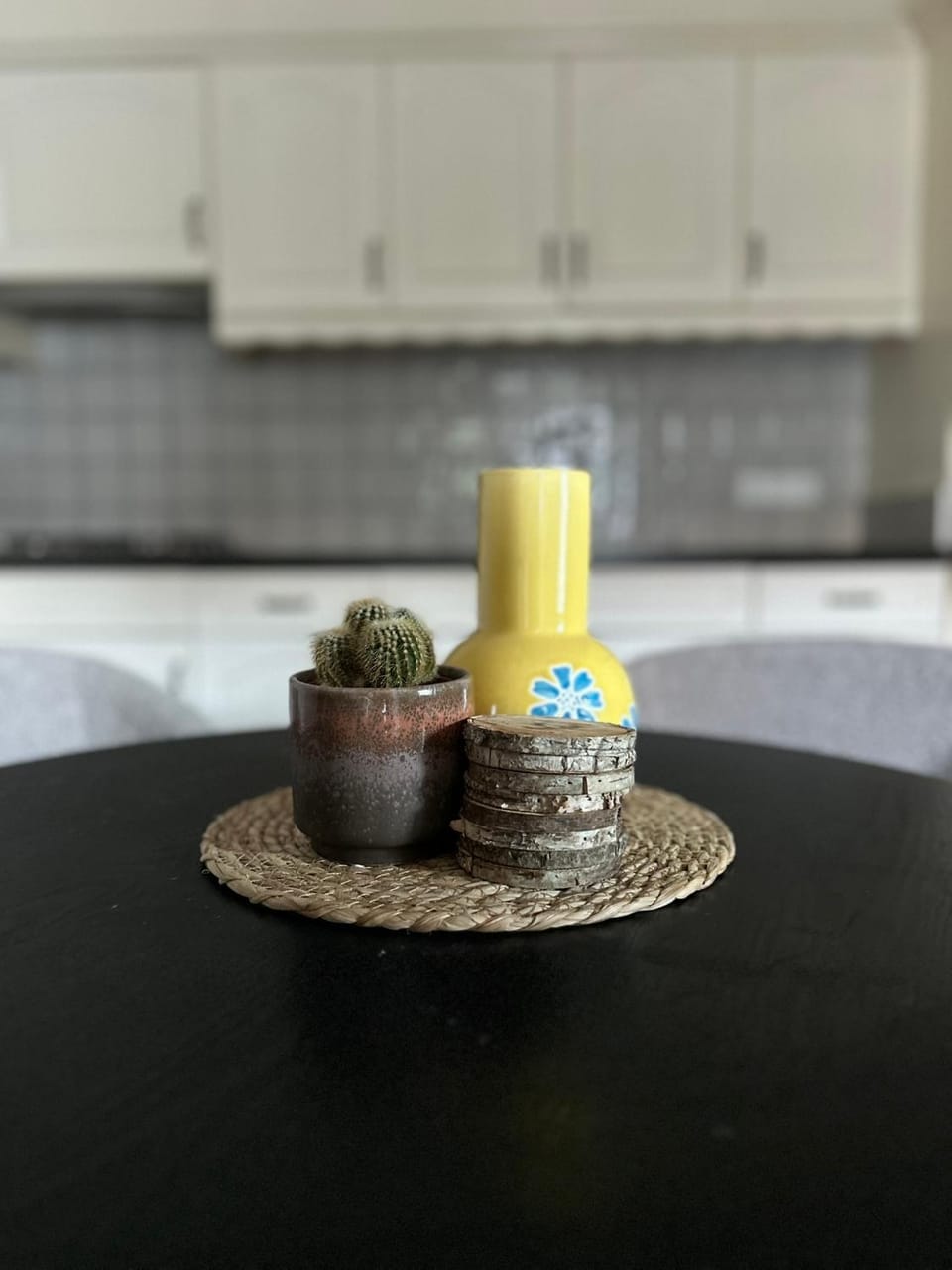 Kitchen or kitchenette, Food and drinks, Dining area