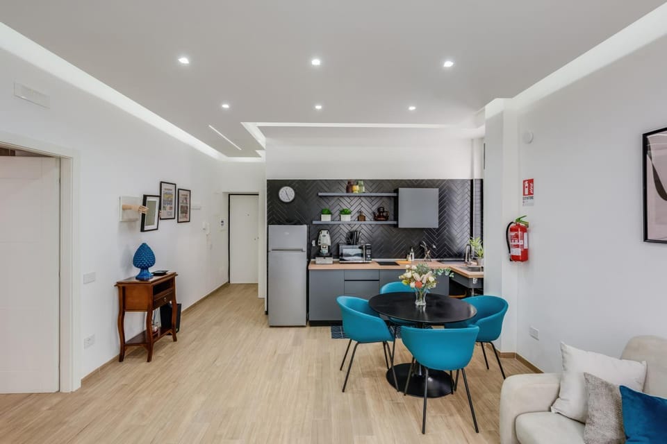 Kitchen or kitchenette, Living room