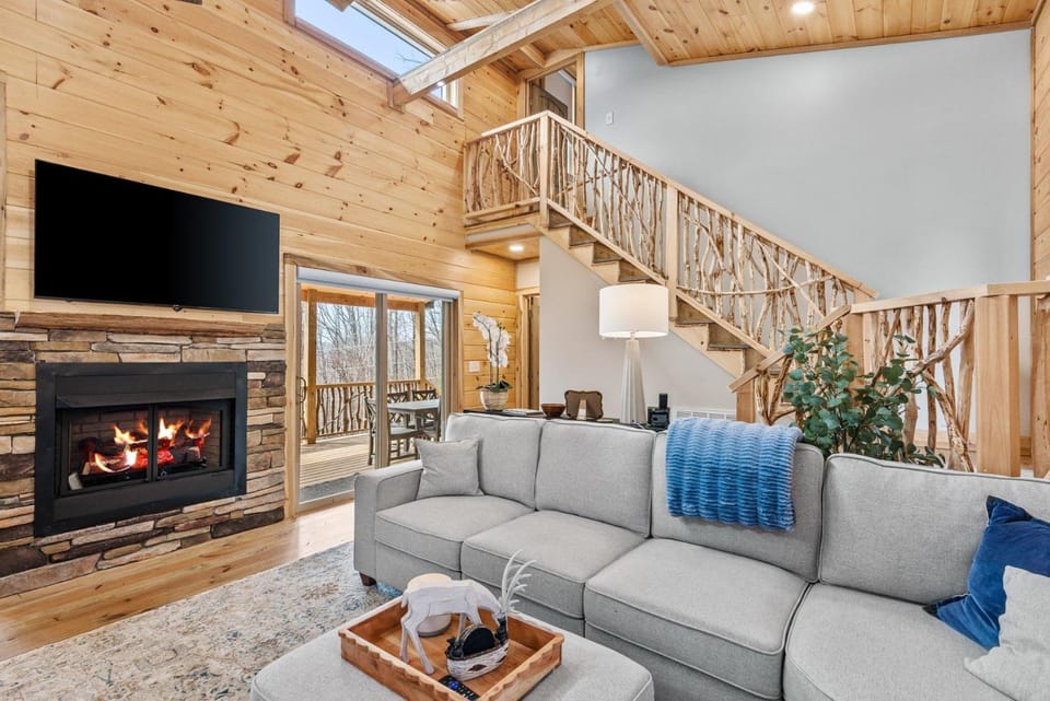 Bear Paw Getaway House in Beech Mountain
