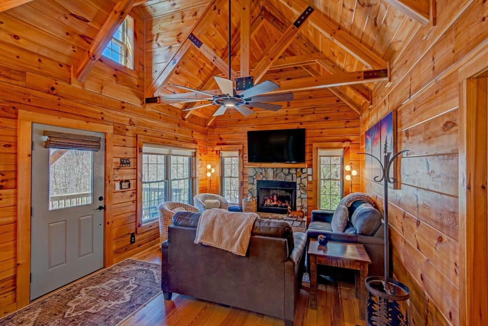Squirrel's Leap House in Sugar Mountain