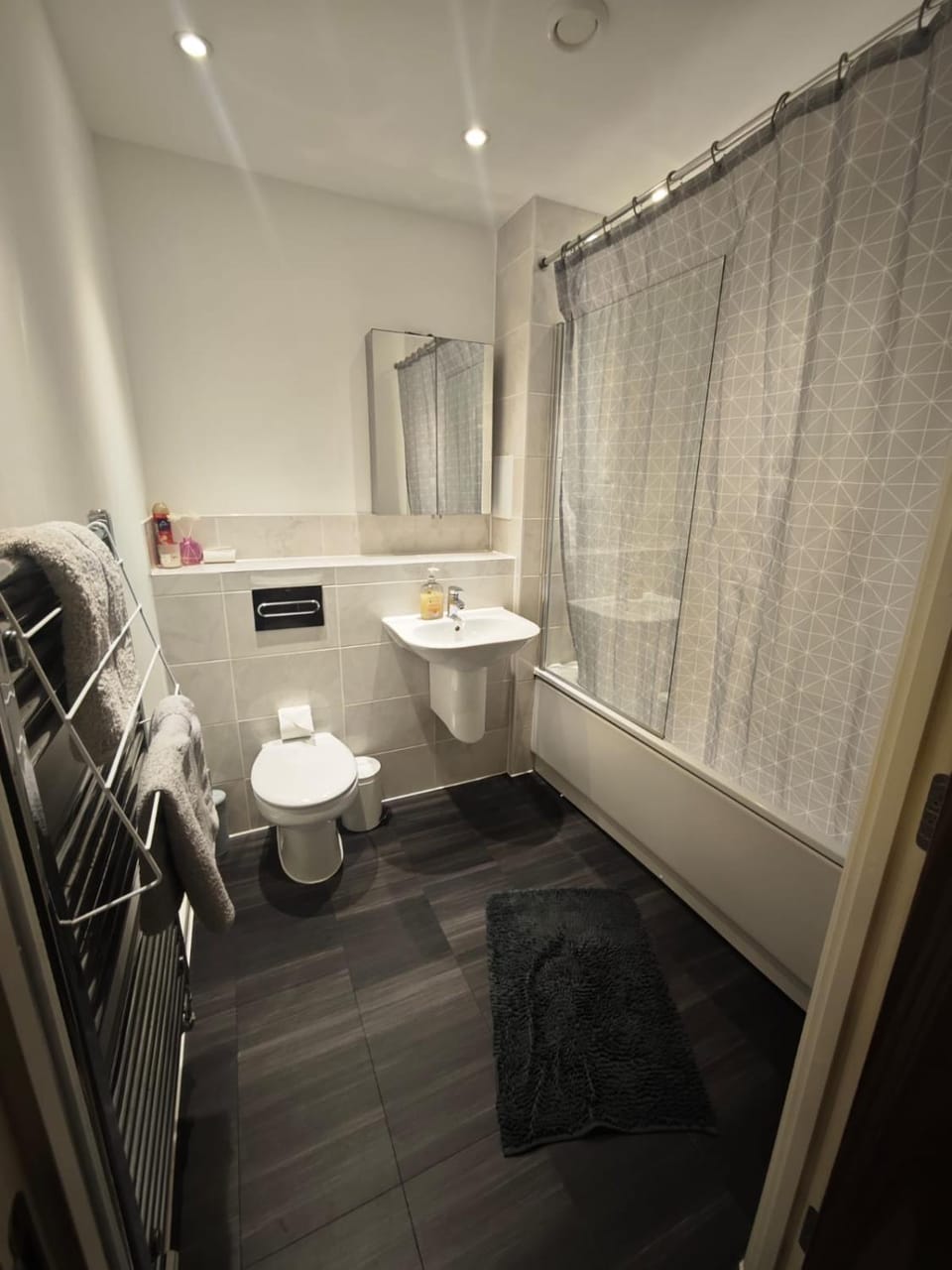 Cozy 1 Bedroom Apartment Retreat Apartment in Grays