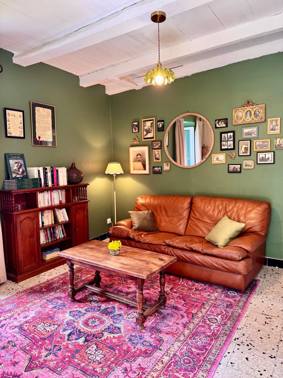 Library, Living room