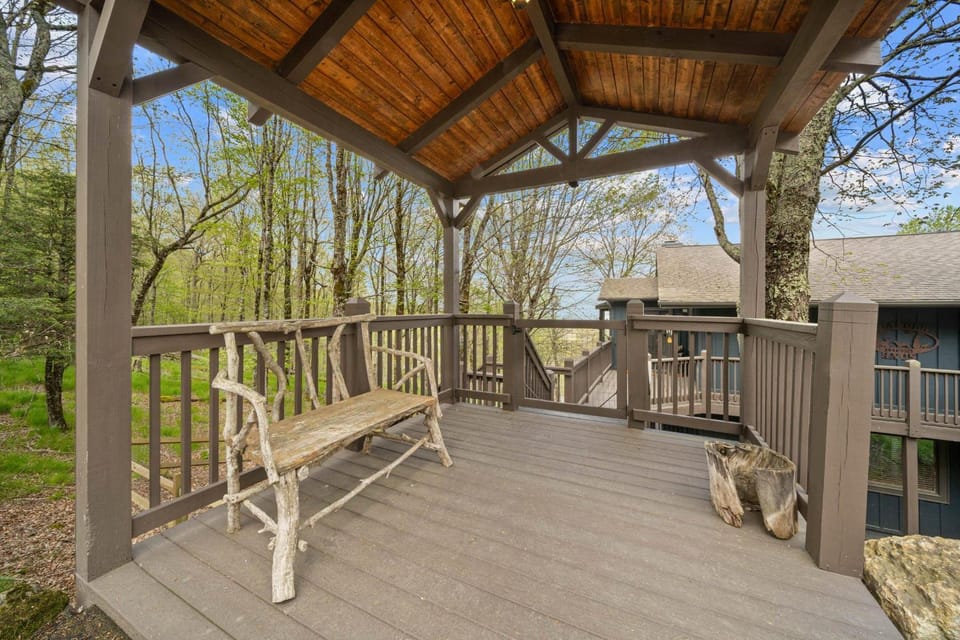 Sit Stay Play House in Beech Mountain
