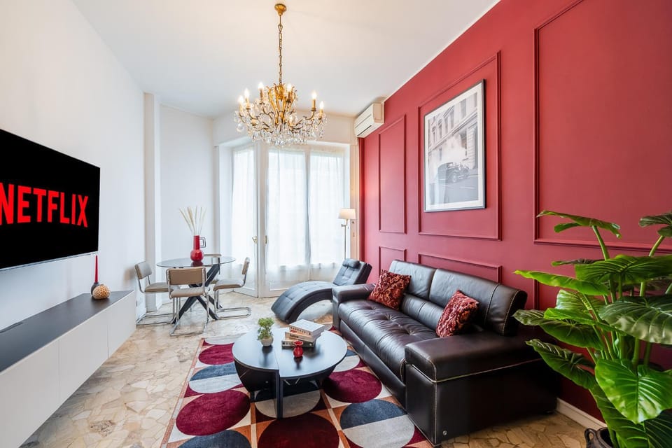 TV and multimedia, Living room, Seating area, Evening entertainment