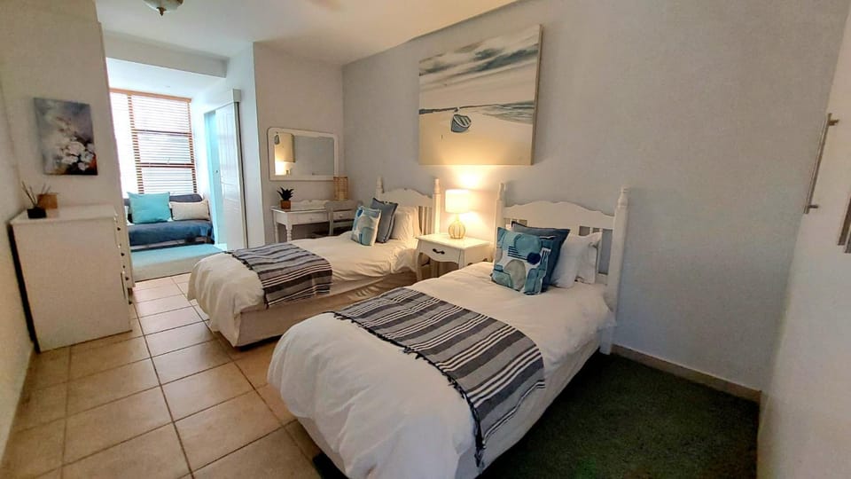 Shower, Toilet, Bed, Bedroom