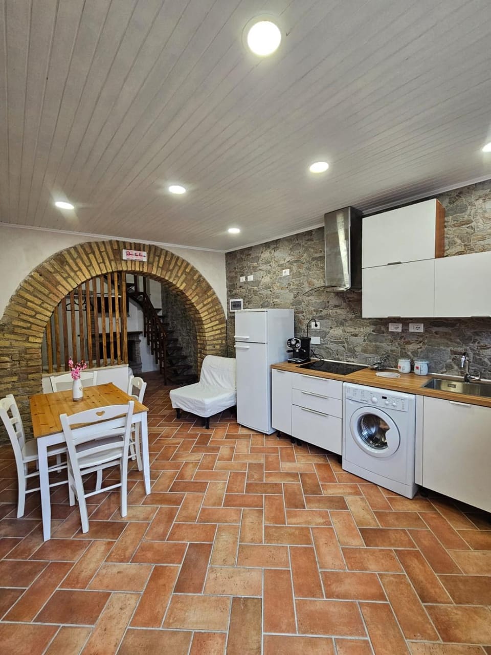 Coffee/tea facilities, Kitchen or kitchenette, pet friendly, stove, washing machine