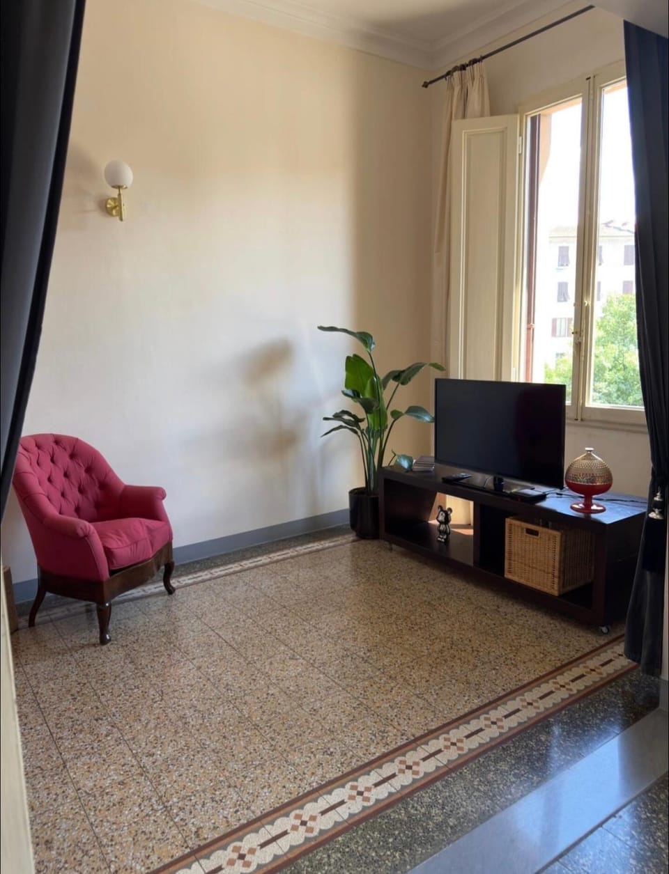 Communal lounge/ TV room