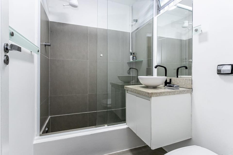 Studio in Leblon 6Min from the beach | VA 380/403 Apartment in Rio de Janeiro