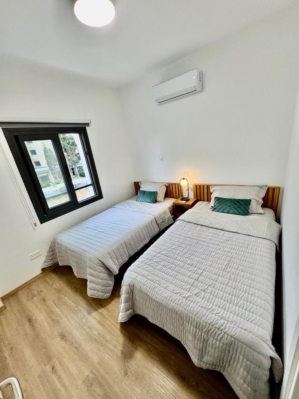 Bed, Photo of the whole room, Bedroom, air conditioner
