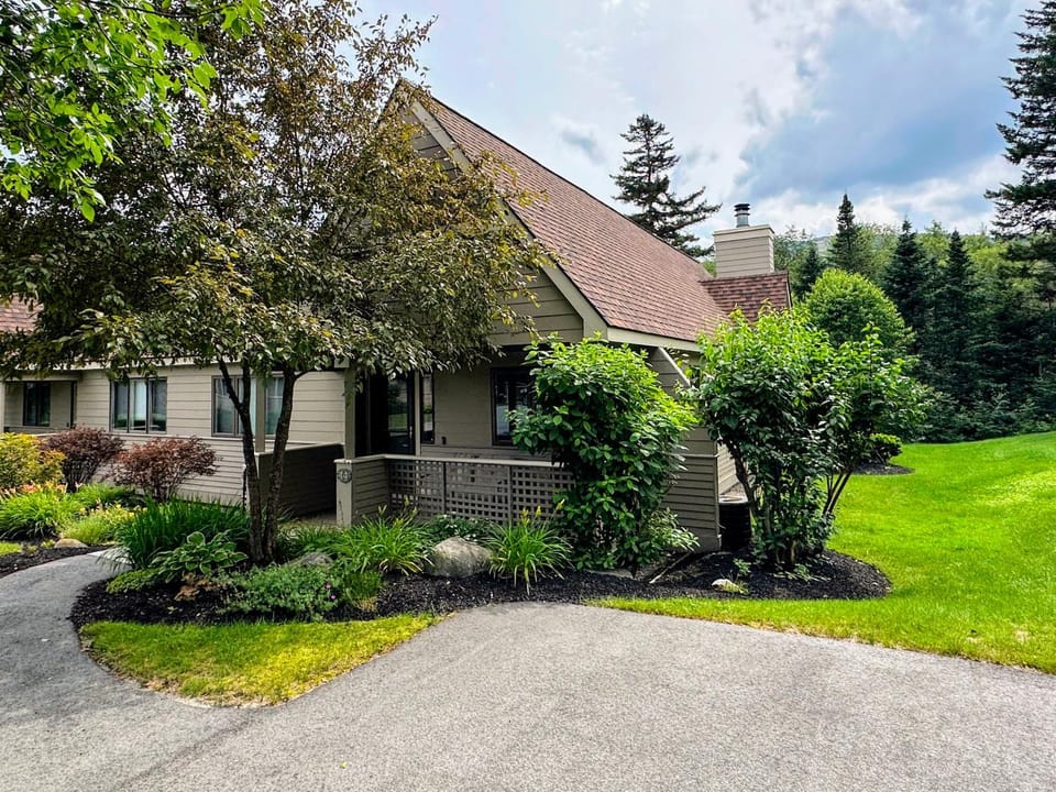 FV44 tastefully updated single level with AC WiFi minutes from skiing House in Bretton Woods