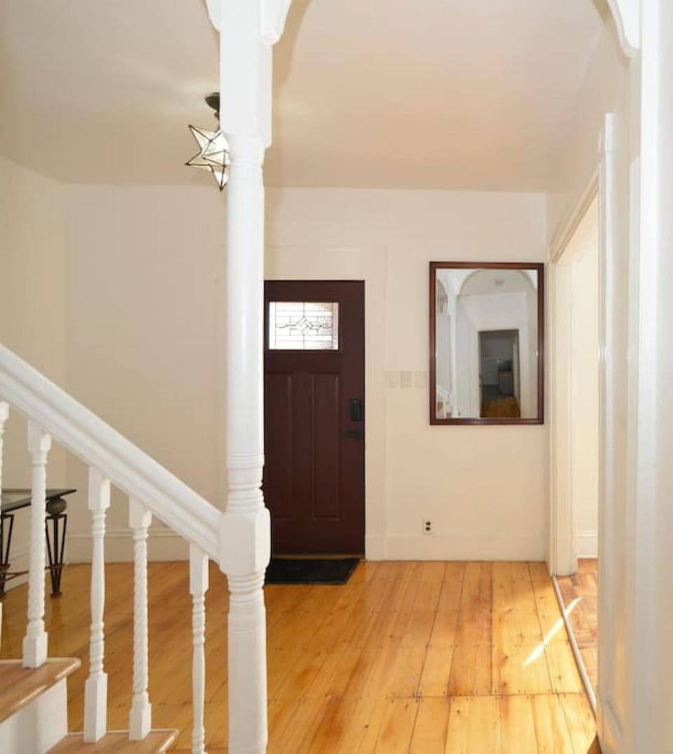 Boston Historical Urban Oasis - 6 bedroom 3 bath House in Allston