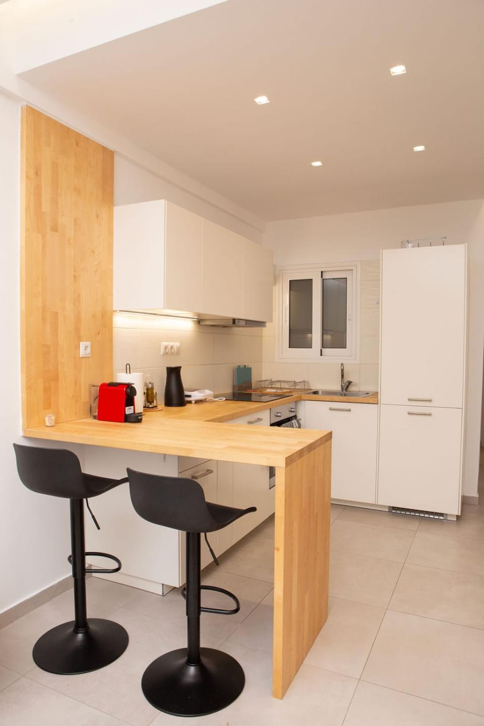 Kitchen or kitchenette, oven, stove